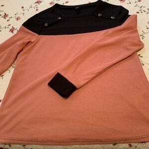 Nice new WOT never worn long sleeve top,